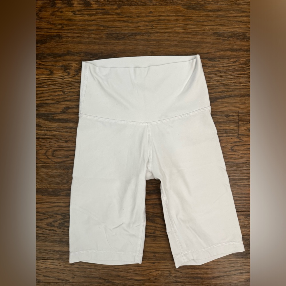 Aritzia TnaLIFE™ Atmosphere Hi-Rise 9" Short
